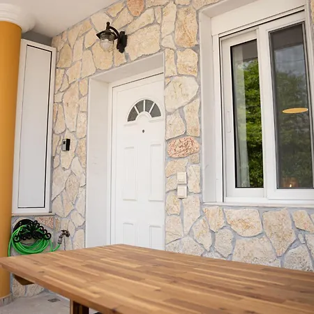Beautiful House Retreat Διαμέρισμα *